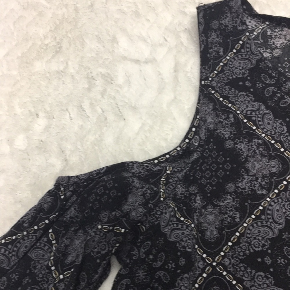 Papermoon Stitch Fix cold shoulder top - size - Small - Picture 3 of 8